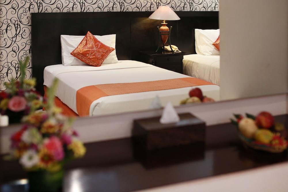 The Batu Belig Hotel & Spa Seminyak Exterior foto