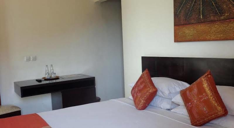 The Batu Belig Hotel & Spa Seminyak Exterior foto